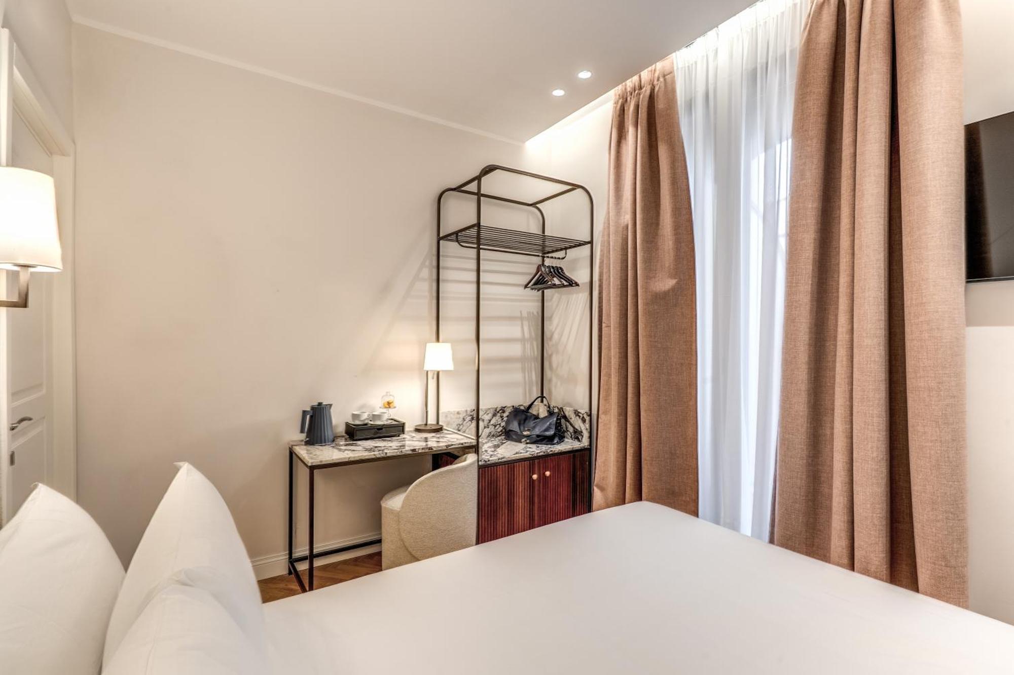 Hotel Fori Imperiali Rome Exterior photo