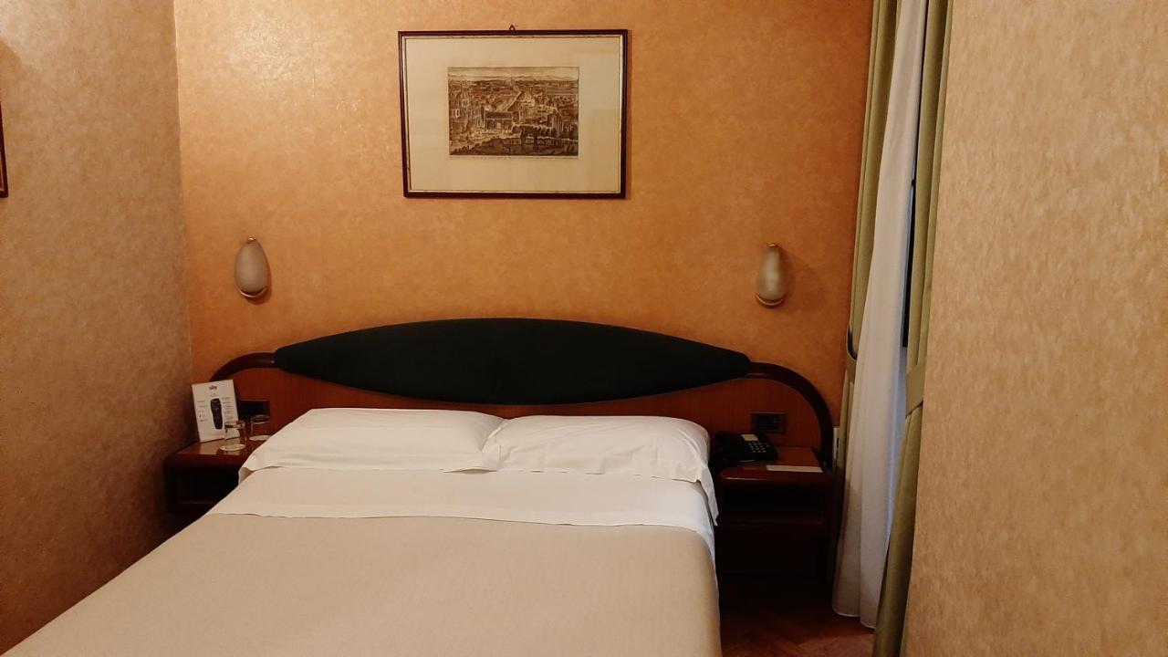 Hotel Fori Imperiali Rome Exterior photo